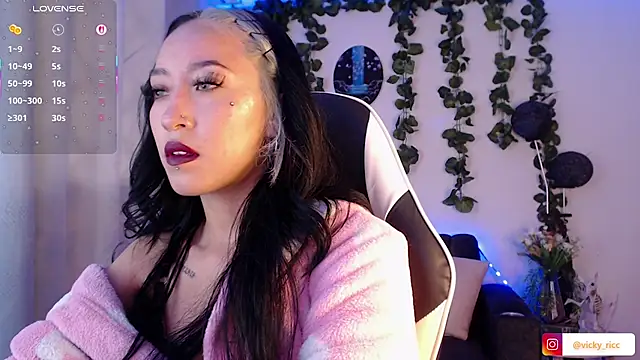 Snapshot of viicky_r chatting on February 2026 08:56:02 PM viicky r online show from February 2026 08:56:02 PM