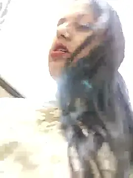 Snapshot of Hotmylips chatting on April 2026 05:40:01 PM Hotmylips online show from April 2026 05:40:01 PM