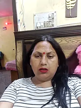 Snapshot of Hotmylips chatting on April 2026 03:08:01 PM Hotmylips online show from April 2026 03:08:01 PM