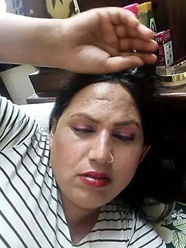 Snapshot of Hotmylips chatting on April 2026 08:20:02 PM Hotmylips online show from April 2026 08:20:02 PM