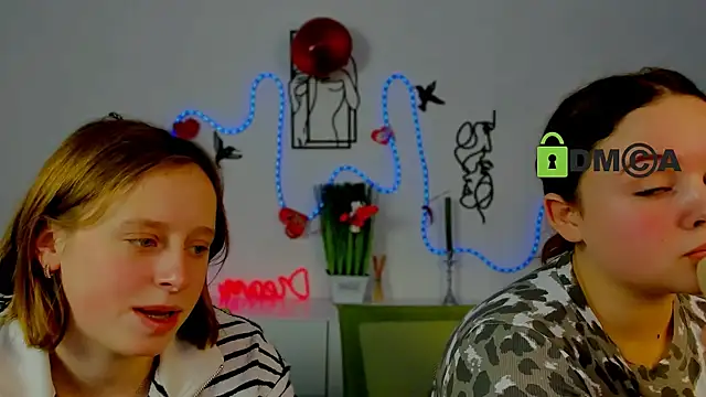 Snapshot of keuli_li chatting on February 2026 06:43:02 AM keuli li online show from February 2026 06:43:02 AM