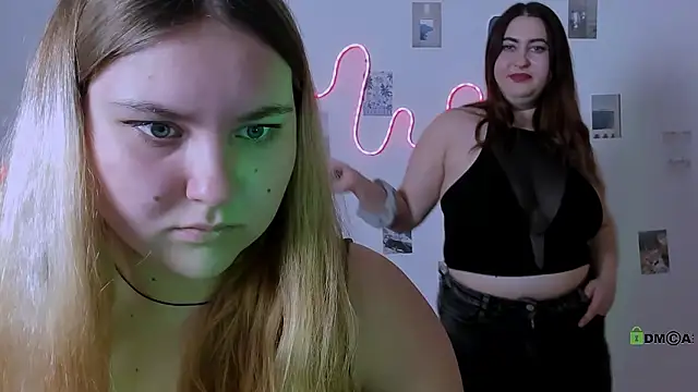 Snapshot of dina_bloom_ chatting on February 2026 07:56:02 PM dina bloom online show from February 2026 07:56:02 PM