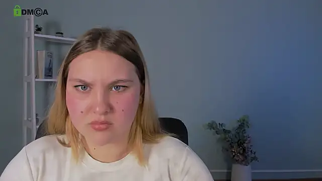 Snapshot of dina_bloom_ chatting on February 2026 10:24:02 PM dina bloom online show from February 2026 10:24:02 PM