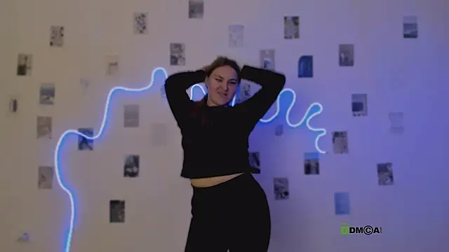 Snapshot of dina_bloom_ chatting on February 2026 08:35:01 PM dina bloom online show from February 2026 08:35:01 PM