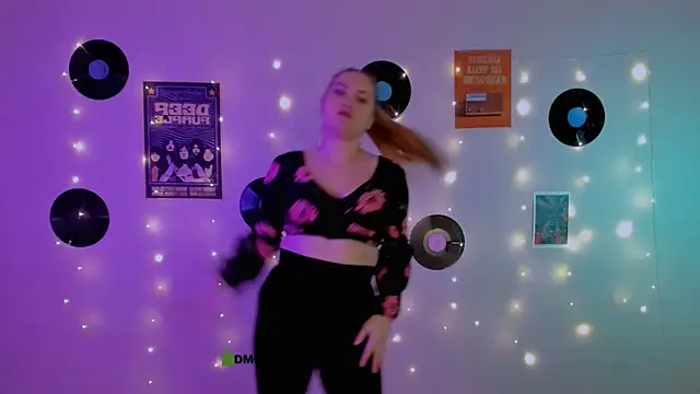 Snapshot of dina_bloom_ chatting on February 2026 07:44:02 PM dina bloom online show from February 2026 07:44:02 PM