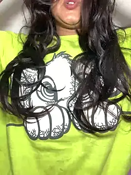 Snapshot of missmisha01 chatting on May 2026 01:02:02 AM missmisha01 online show from May 2026 01:02:02 AM