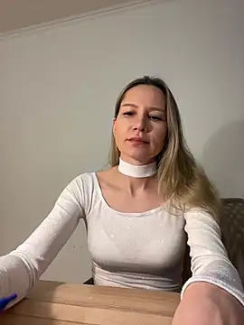 Snapshot of 1Moonlight1 chatting on February 2026 06:20:01 PM 1Moonlight1 online show from February 2026 06:20:01 PM