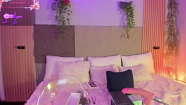 isabellagiirl online show from May 2026 10:48:01 PM