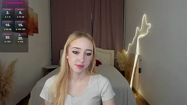 Snapshot of anora_baby chatting on January 2026 01:26:01 PM anora baby online show from January 2026 01:26:01 PM