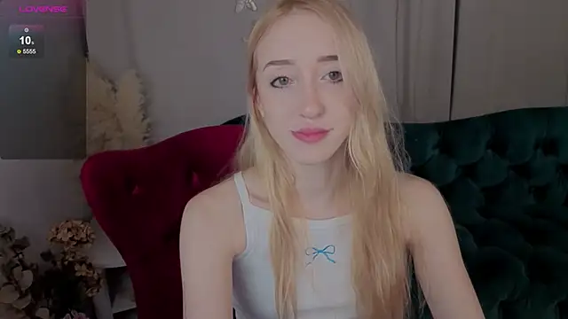 Snapshot of anora_baby chatting on January 2026 07:23:01 PM anora baby online show from January 2026 07:23:01 PM