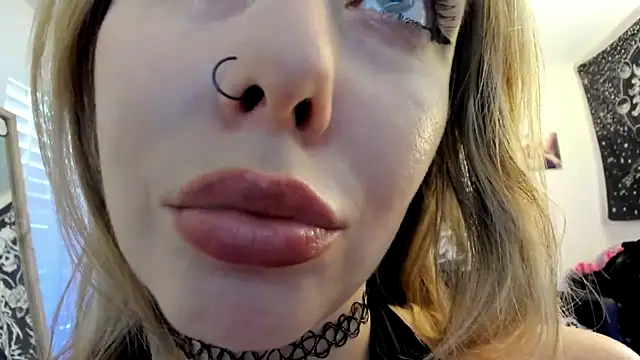 luna lovelyyy online show from July 2026 09:14:02 PM