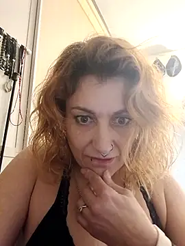 Snapshot of Hadafantasia chatting on January 2026 02:00:01 PM Hadafantasia online show from January 2026 02:00:01 PM