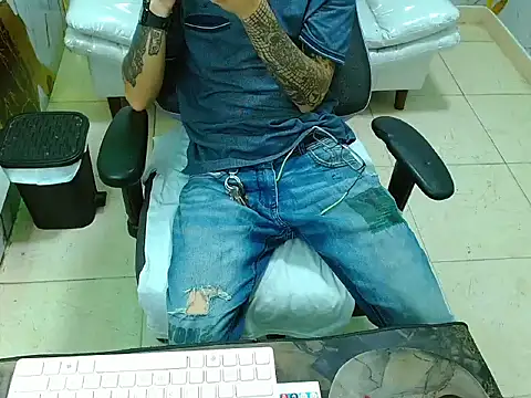 Boy tatto77 online show from March 2026 12:38:02 PM