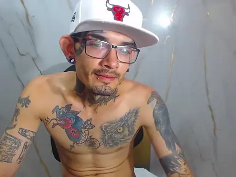 Boy tatto77 online show from April 2026 04:59:02 PM