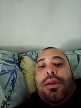 Snapshot of drlluis chatting on December 2025 12:28:02 AM drlluis online show from December 2025 12:28:02 AM