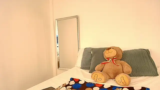 violet  rouse   online show from February 2026 06:48:01 PM