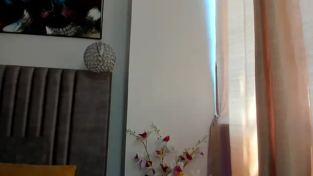 GahiaBelucci online show from May 2026 05:40:02 PM