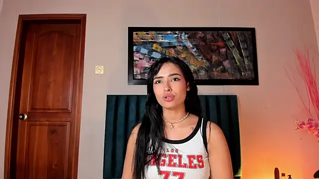 GahiaBelucci online show from May 2026 06:49:01 PM