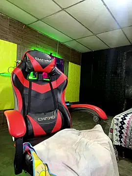 Snapshot of JustynAle2025 chatting on January 2026 03:34:01 AM JustynAle2025 online show from January 2026 03:34:01 AM