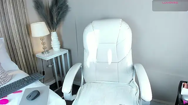 Snapshot of FiorelaSton chatting on January 2026 04:05:02 AM FiorelaSton online show from January 2026 04:05:02 AM