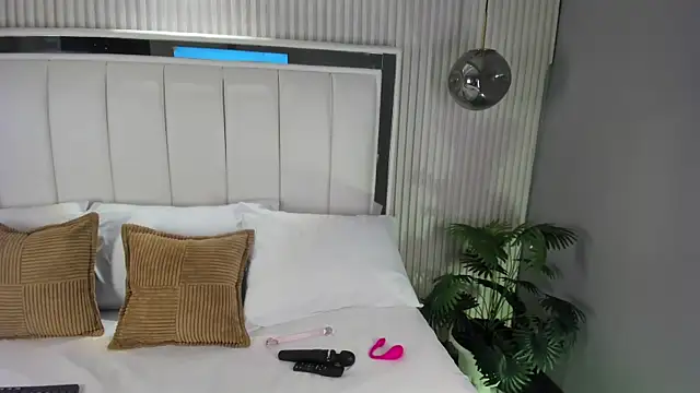 FiorelaSton online show from May 2026 04:10:02 AM