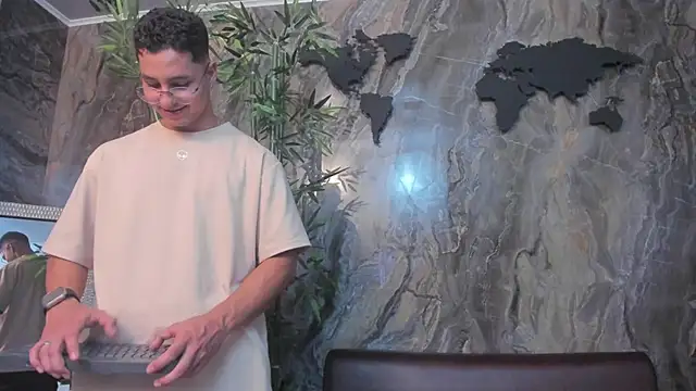 Snapshot of Noah_Clarkk chatting on February 2026 11:34:02 PM Noah Clarkk online show from February 2026 11:34:02 PM