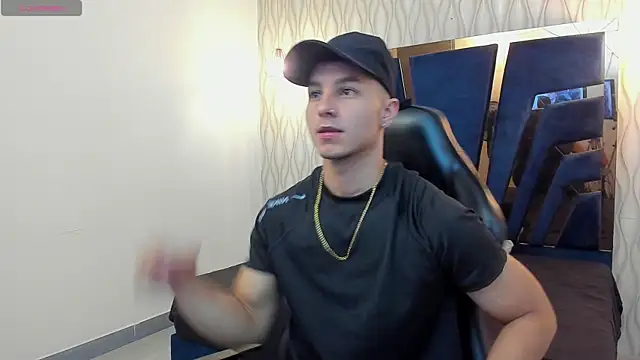 Noah Clarkk online show from May 2026 05:20:01 PM