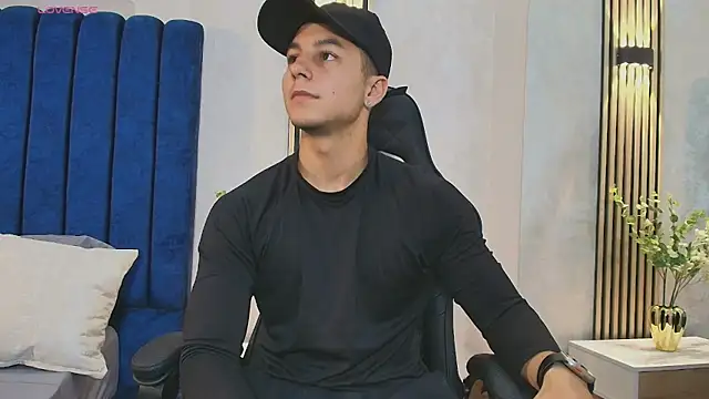Noah Clarkk online show from May 2026 05:42:02 PM