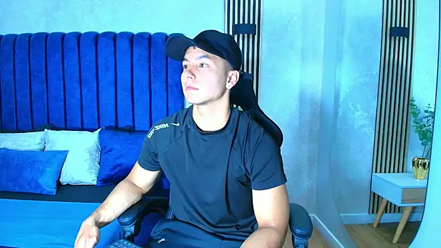 Noah Clarkk online show from June 2026 05:32:01 PM