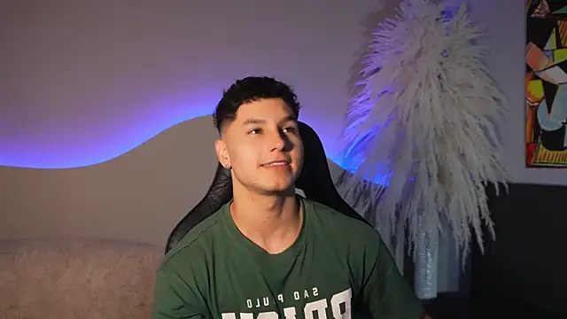 Noah Clarkk online show from July 2026 06:03:02 PM