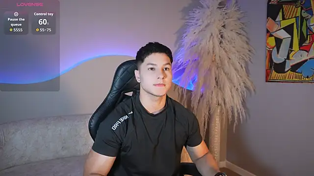 Noah Clarkk online show from July 2026 05:37:02 PM