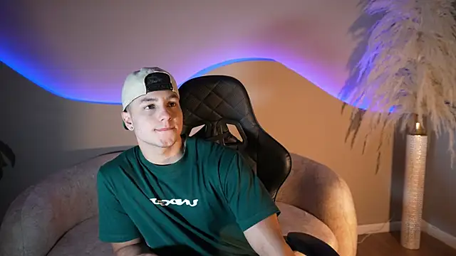 Noah Clarkk online show from July 2026 05:44:01 PM