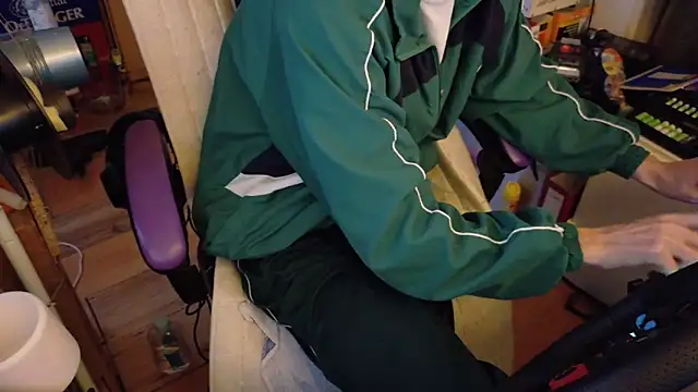 Snapshot of Gay-Versaut chatting on February 2026 08:03:02 PM Gay-Versaut online show from February 2026 08:03:02 PM