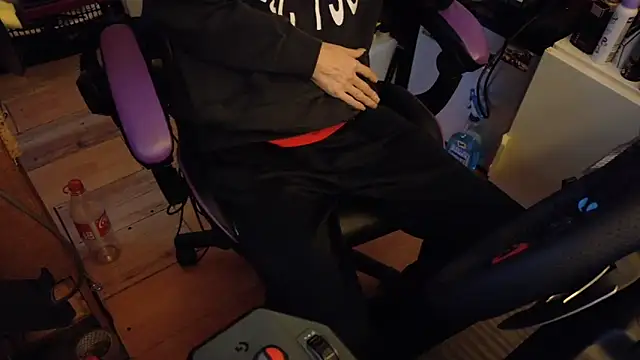 Snapshot of Gay-Versaut chatting on April 2026 07:03:02 PM Gay-Versaut online show from April 2026 07:03:02 PM