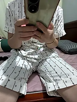 Sweet-Berryy online show from May 2026 03:05:02 PM