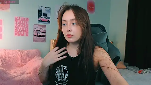 Snapshot of fallin_lovee chatting on January 2026 07:38:02 PM fallin lovee online show from January 2026 07:38:02 PM