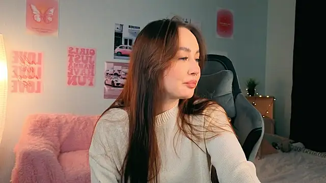 Snapshot of fallin_lovee chatting on February 2026 07:39:02 PM fallin lovee online show from February 2026 07:39:02 PM