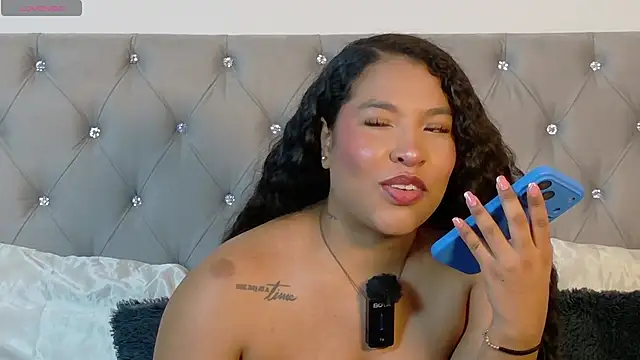 izzybelmonth12 online show from July 2026 08:27:02 PM