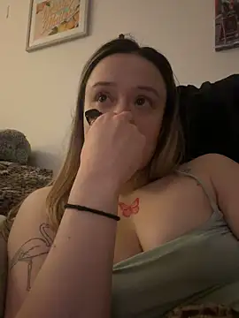 Snapshot of LilyLuck_ chatting on February 2026 01:10:02 AM LilyLuck online show from February 2026 01:10:02 AM