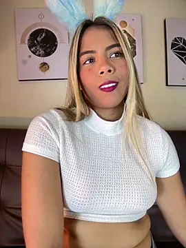 MiaSizzle online show from February 2026 07:43:01 PM