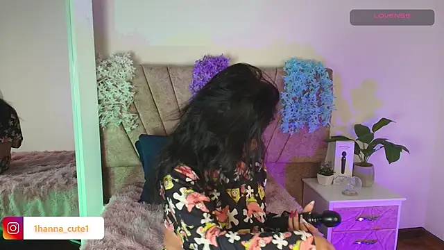 hannaa cute online show from April 2026 11:04:02 AM
