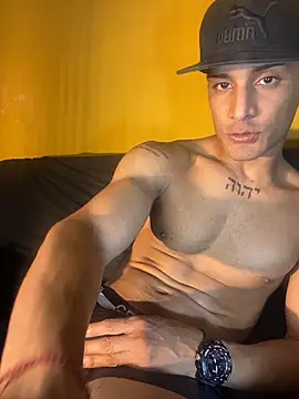 Snapshot of Maicol_xxxx chatting on February 2026 11:38:02 AM Maicol xxxx online show from February 2026 11:38:02 AM