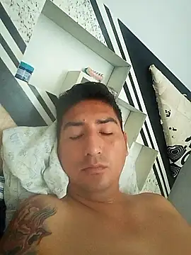 Snapshot of Yrresistible666 chatting on January 2026 12:20:01 PM Yrresistible666 online show from January 2026 12:20:01 PM