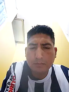 Snapshot of Yrresistible666 chatting on February 2026 04:32:01 AM Yrresistible666 online show from February 2026 04:32:01 AM