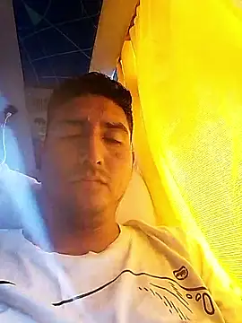 Snapshot of Yrresistible666 chatting on February 2026 10:13:02 PM Yrresistible666 online show from February 2026 10:13:02 PM