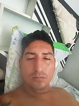 Snapshot of Yrresistible666 chatting on February 2026 01:17:01 PM Yrresistible666 online show from February 2026 01:17:01 PM