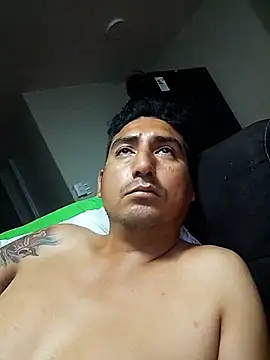 Snapshot of Yrresistible666 chatting on February 2026 04:30:02 AM Yrresistible666 online show from February 2026 04:30:02 AM