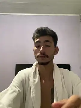 Snapshot of GuioficialBr chatting on February 2026 10:39:01 PM GuioficialBr online show from February 2026 10:39:01 PM