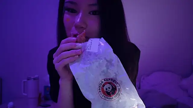 Snapshot of luvvivii chatting on January 2026 04:49:02 AM luvvivii online show from January 2026 04:49:02 AM