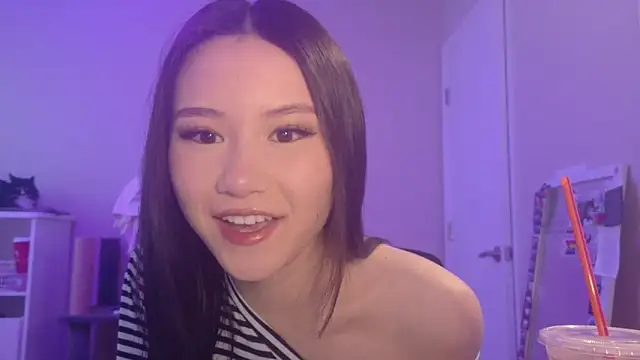 luvvivii online show from March 2026 12:59:02 AM